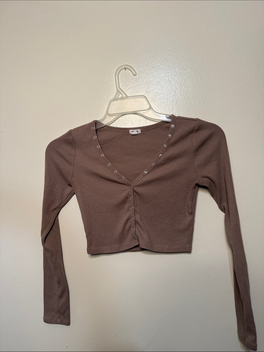 Garage Taupe Ribbed Snap-Front Long Sleeve Crop Top XS